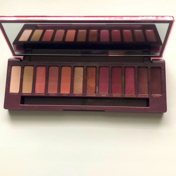 Urban Decay Naked Cherry Palette - Picture 1 of 2